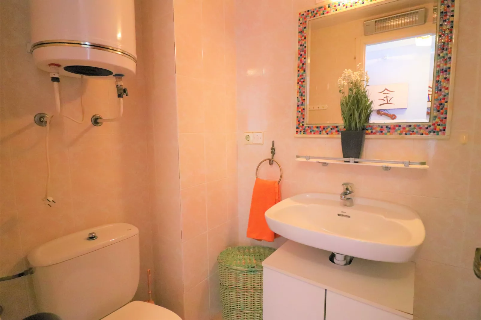 DELTA 4 2 Roses-Badkamer