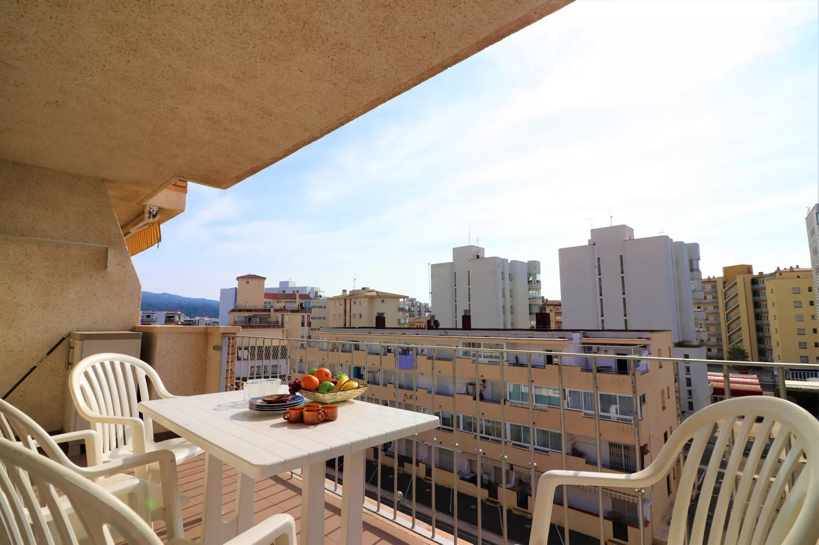 DELTA 4 2 Roses-Terrasbalkon