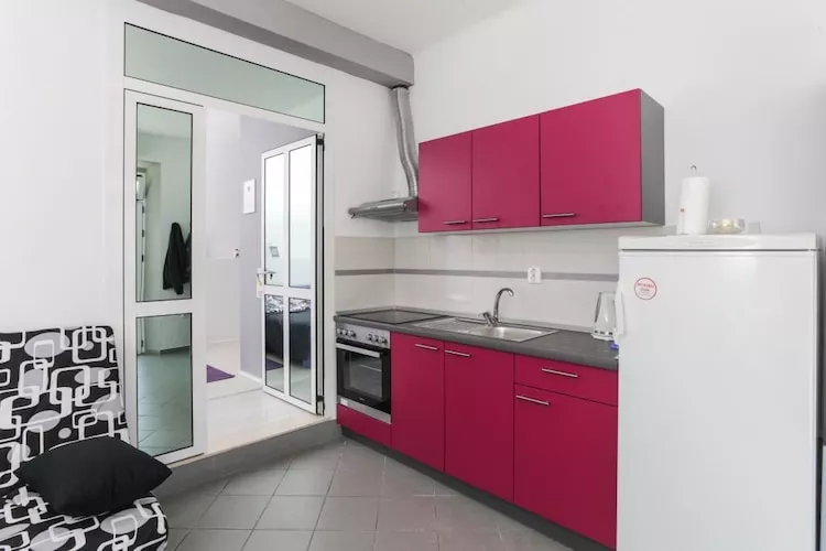 Apartment Saulan - One-Bedroom Apartment-Keuken