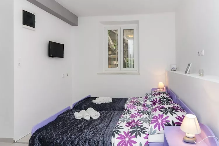 Apartment Saulan - One-Bedroom Apartment-Slaapkamer