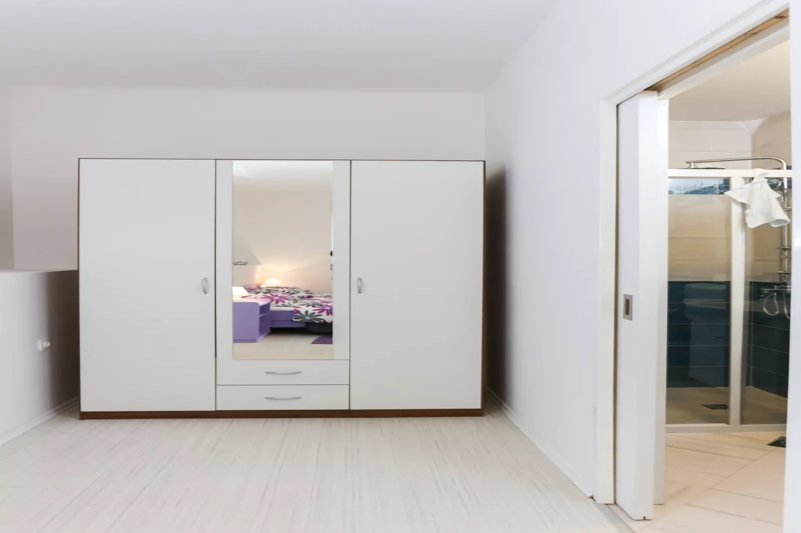 Apartment Saulan - One-Bedroom Apartment-Binnen