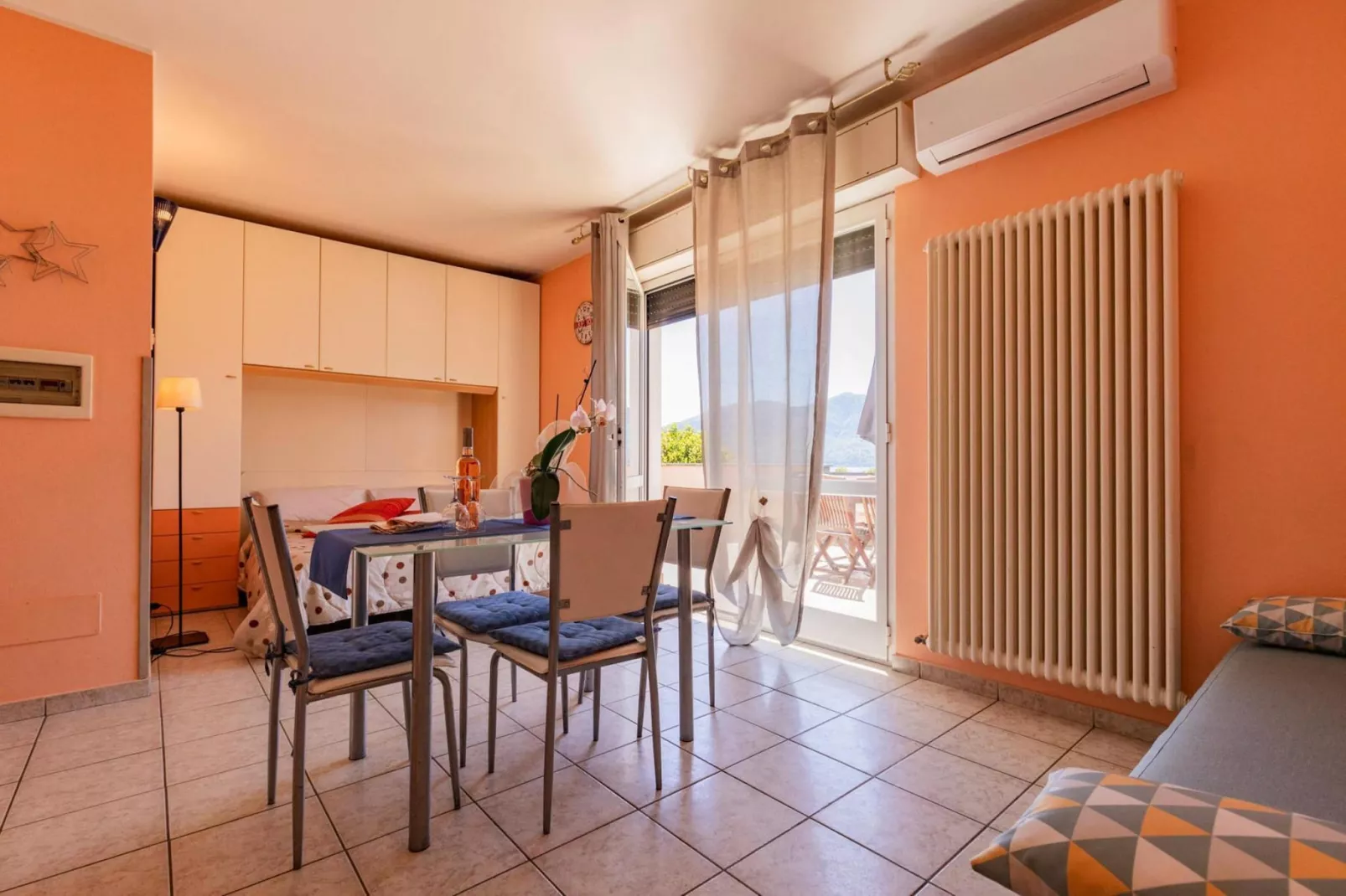 Residence Casa & Vela SRL, Oggebbio-Bilo fino 6-Eetkamer