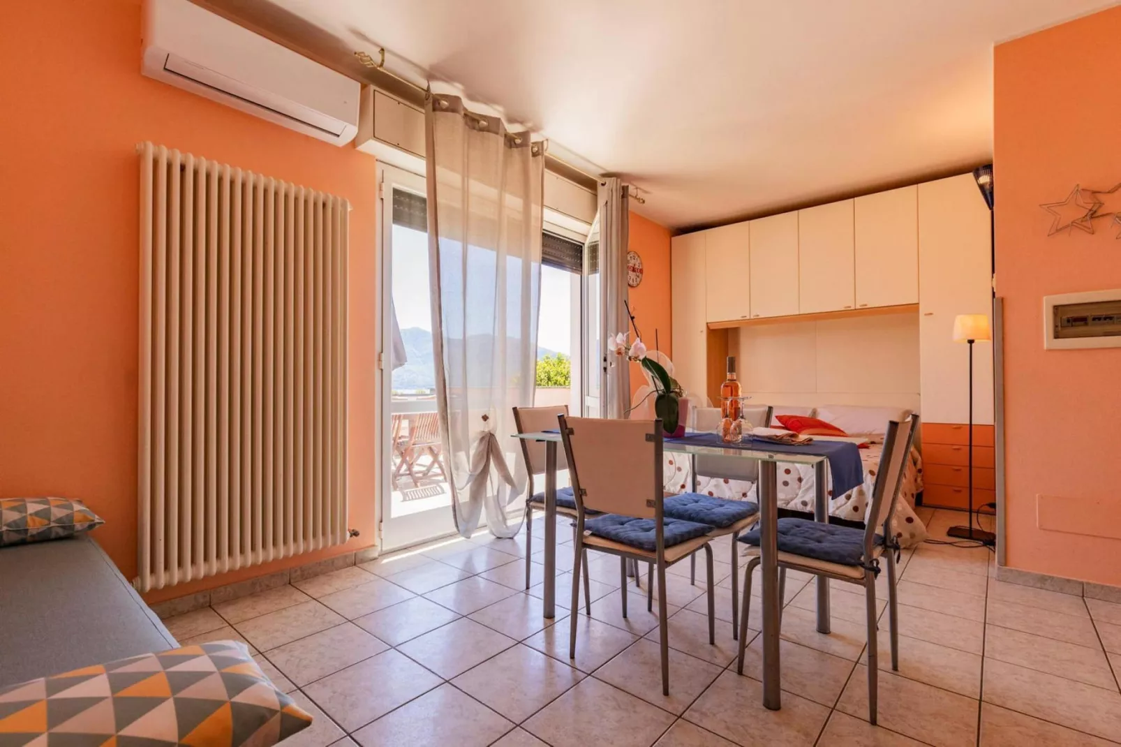 Residence Casa & Vela SRL, Oggebbio-Bilo fino 6-Eetkamer