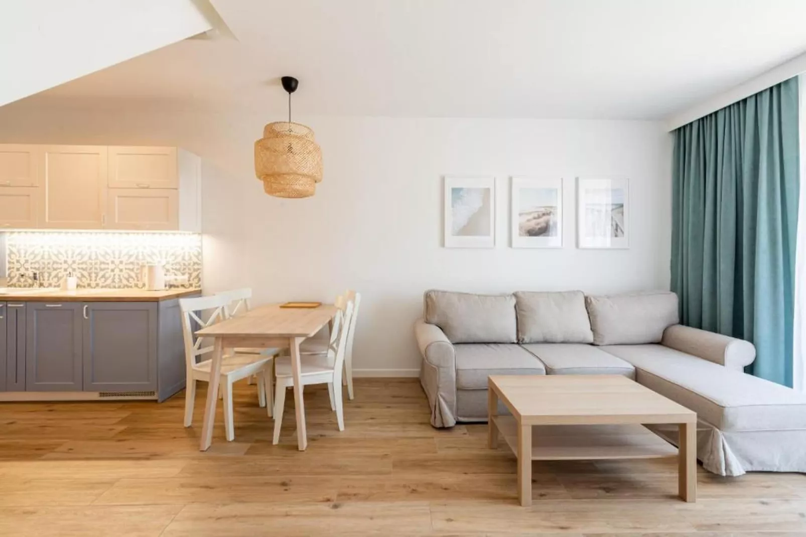 Apartament niedziela-niedziela dla max 6 osób Grzybowo-Woonkamer