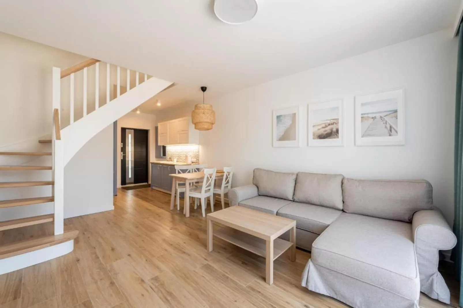 Apartament niedziela-niedziela dla max 6 osób Grzybowo-Woonkamer