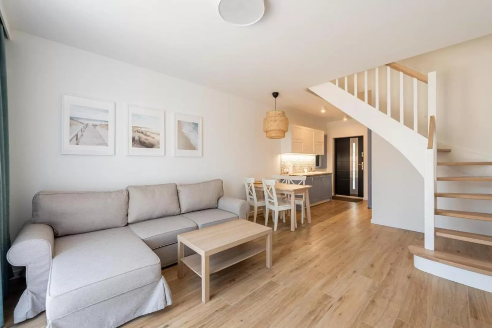 Apartament niedziela-niedziela dla max 6 osób Grzybowo-Woonkamer