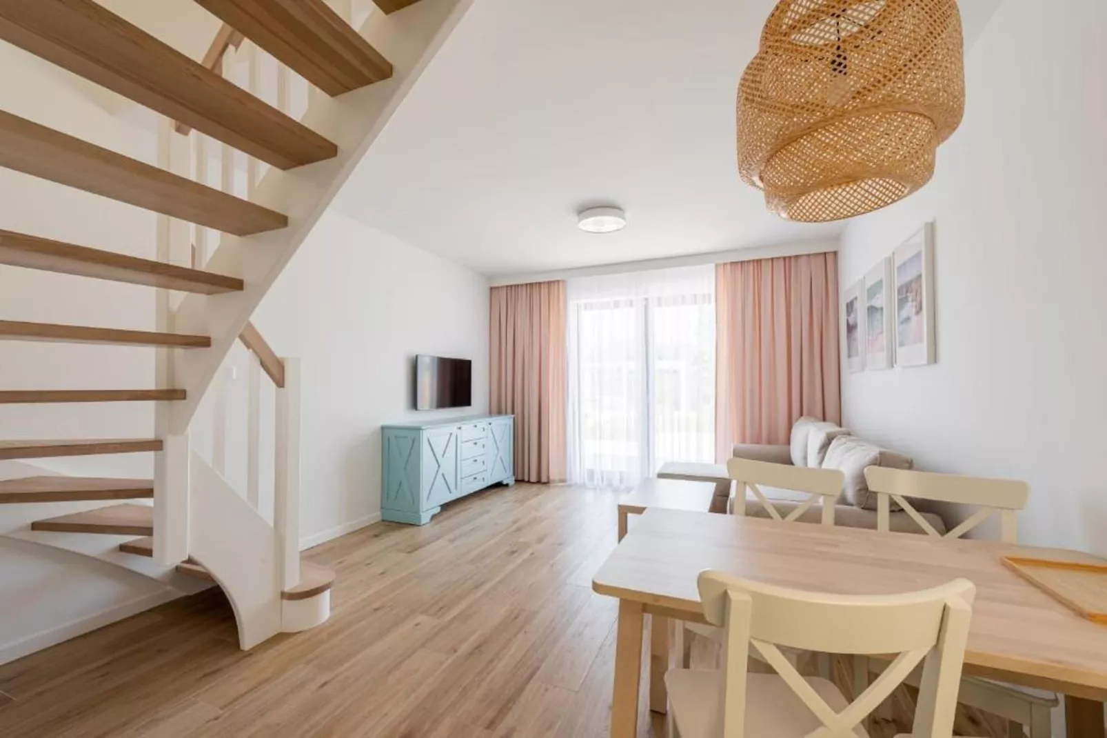 Apartament niedziela-niedziela dla max 6 osób Grzybowo-Eetkamer