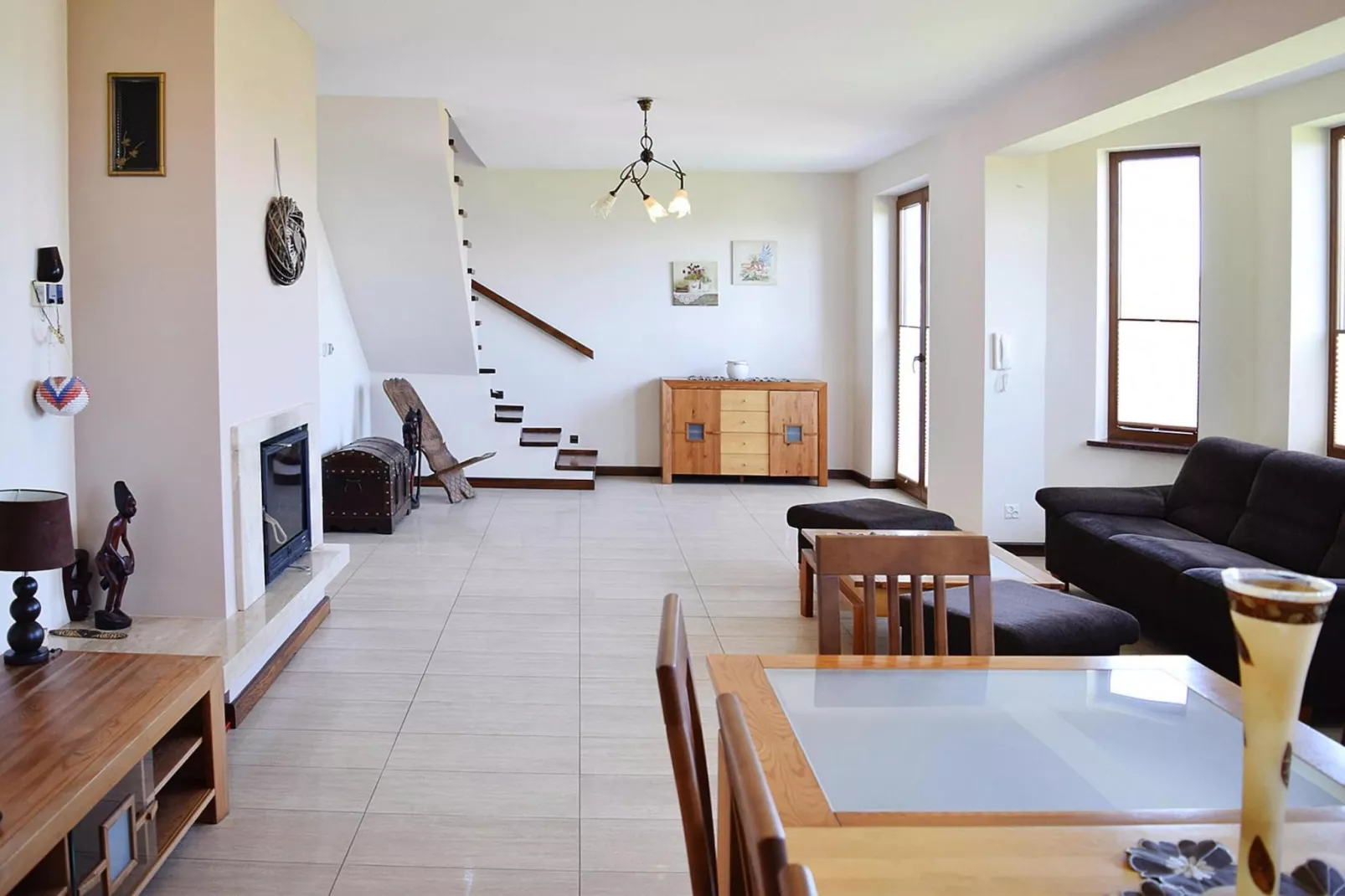 Holiday home at the lake in Kiedrowice-Eetkamer