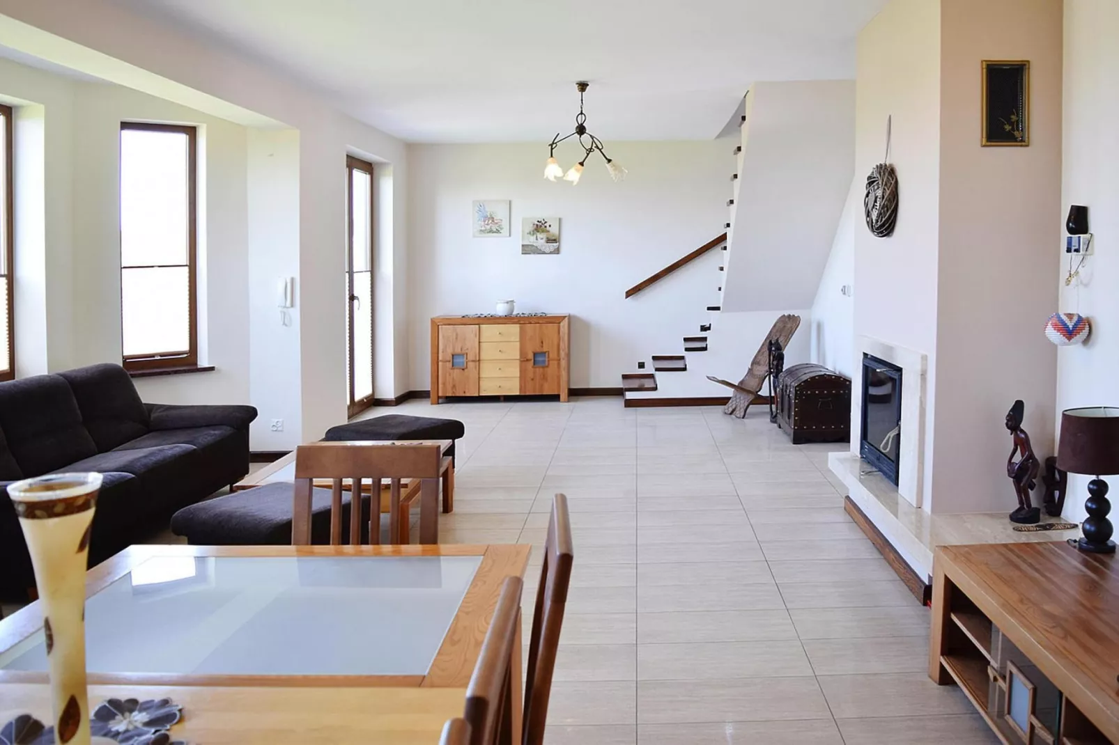 Holiday home at the lake in Kiedrowice-Eetkamer