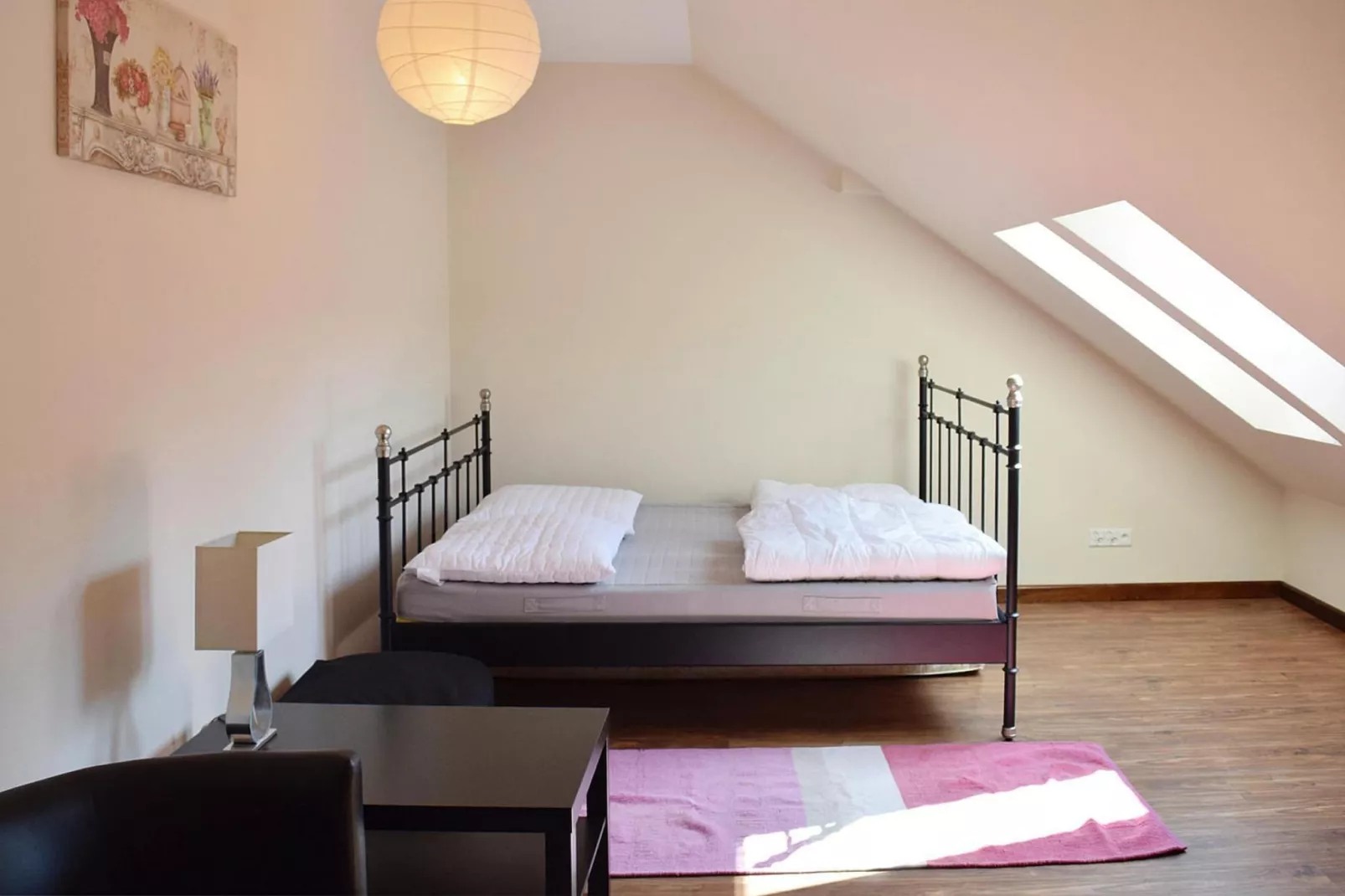 Holiday home at the lake in Kiedrowice-Slaapkamer