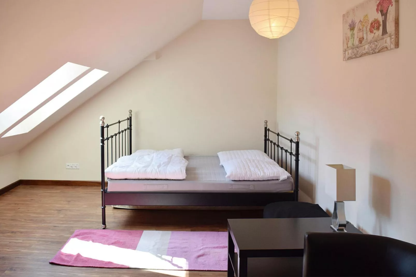 Holiday home at the lake in Kiedrowice-Slaapkamer