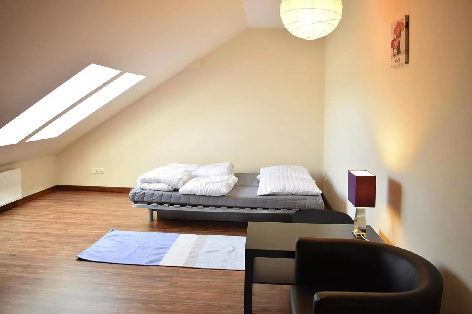 Holiday home at the lake in Kiedrowice-Slaapkamer