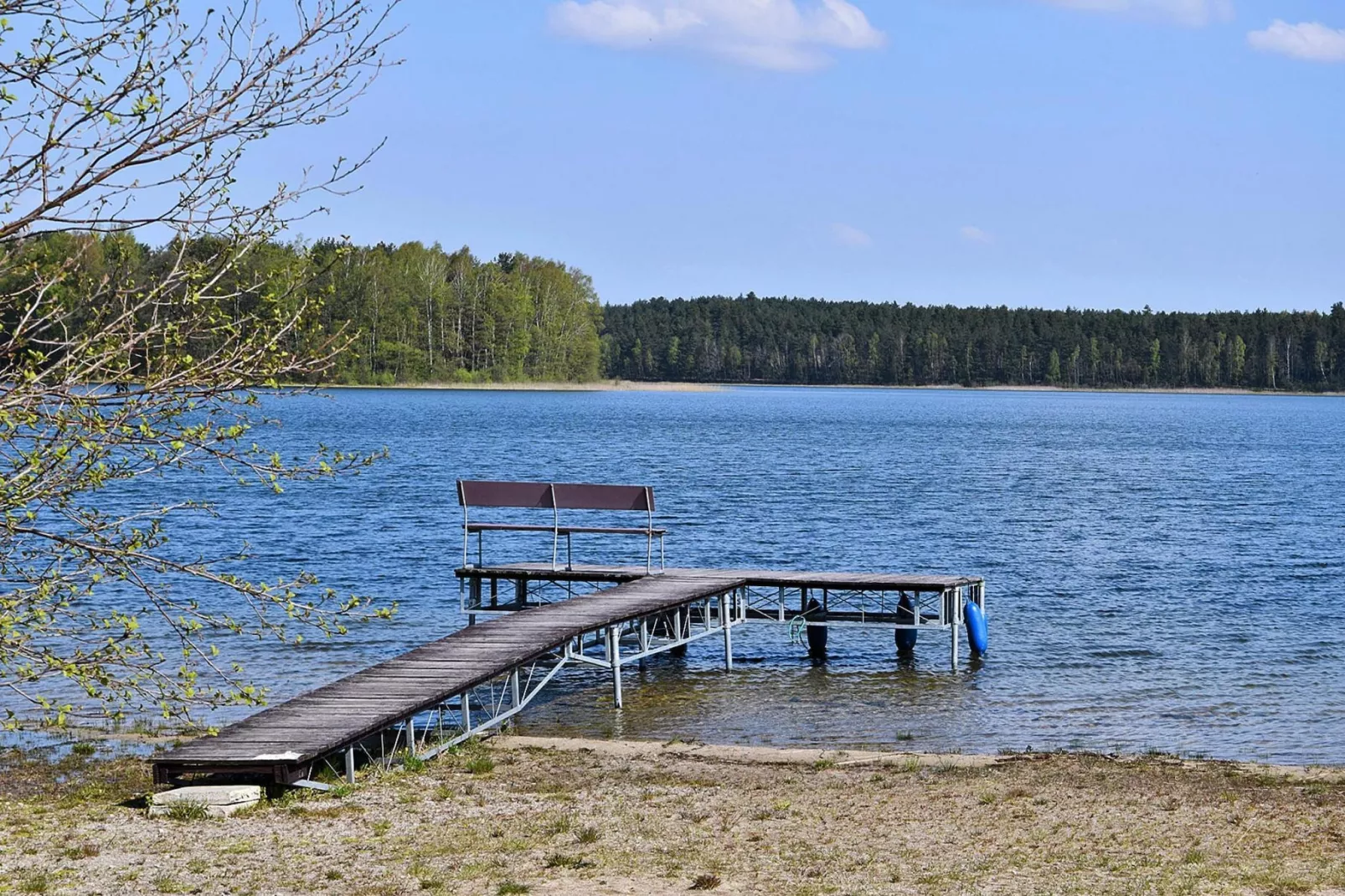 Holiday home at the lake in Kiedrowice-Gebieden zomer 1km