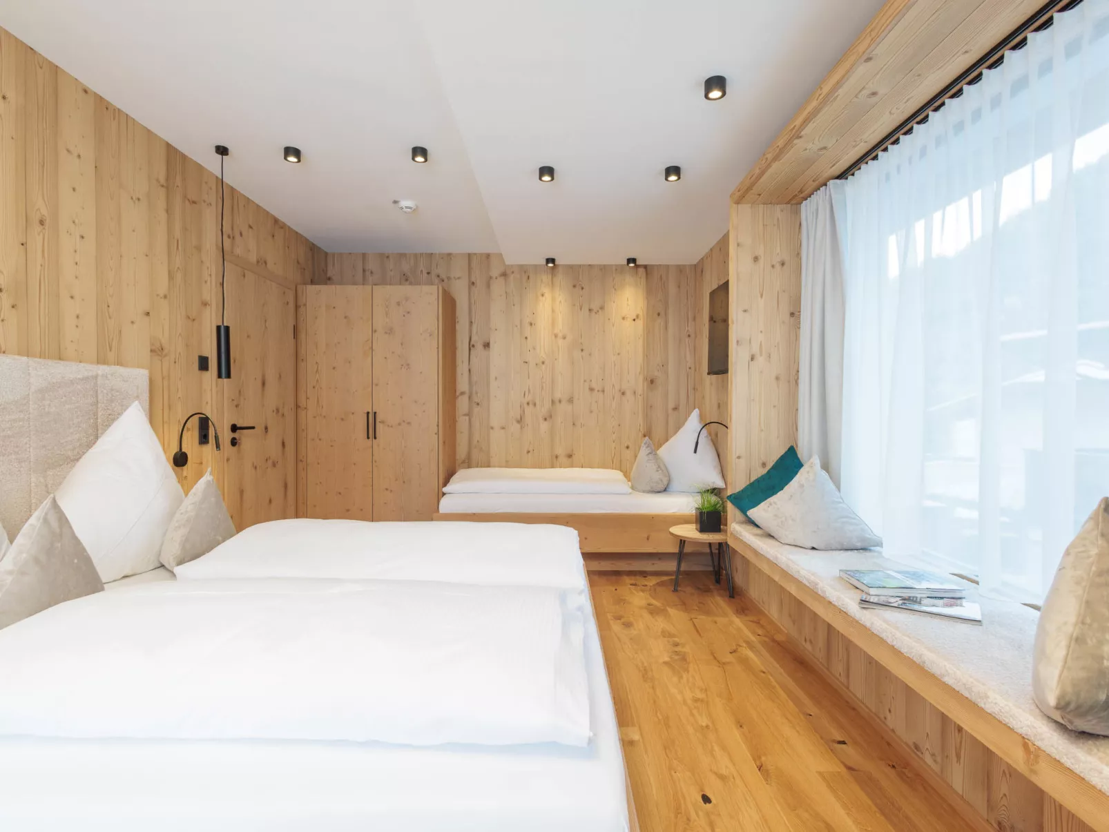 Mountain Suite Nr 103-Binnen