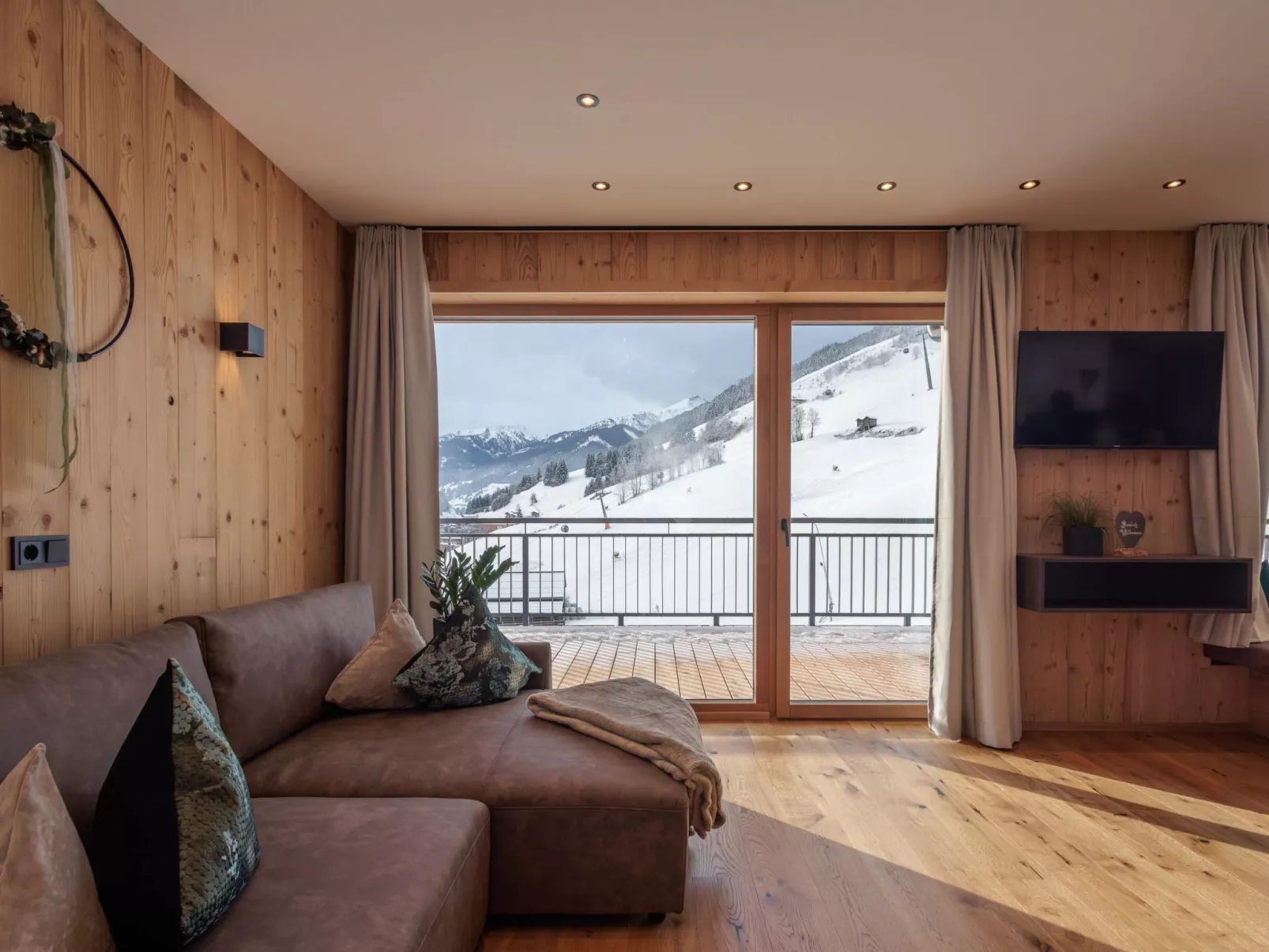 Mountain Suite Nr 103-Binnen