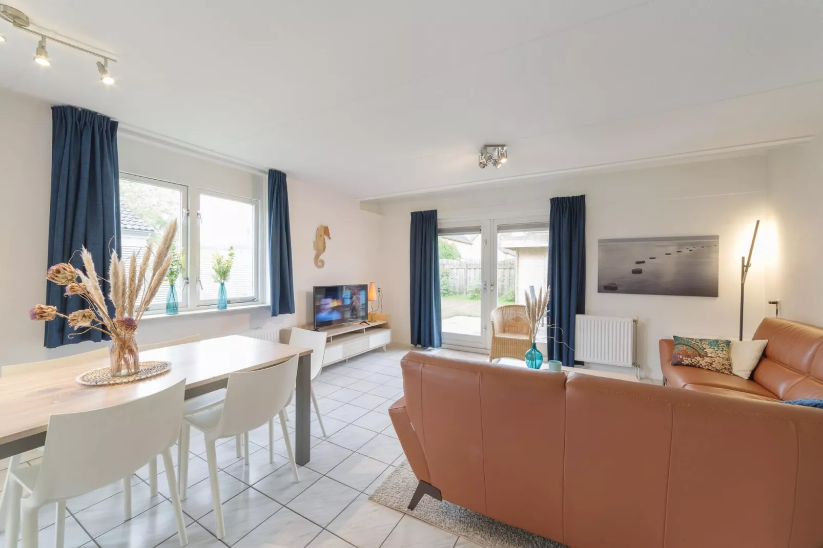 Villapark De Oesterbaai 6-Woonkamer
