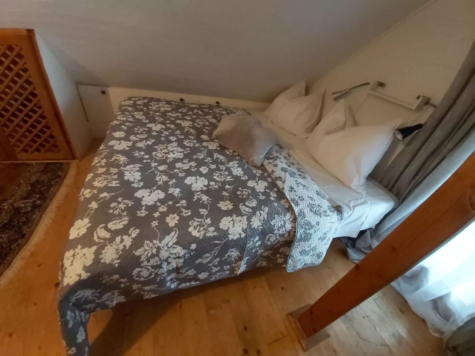 Dehtáře (DEH101)-Binnen