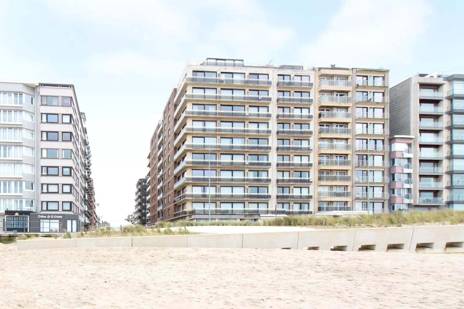 ZANDBK2 0702/ 7B-Buitenkant zomer