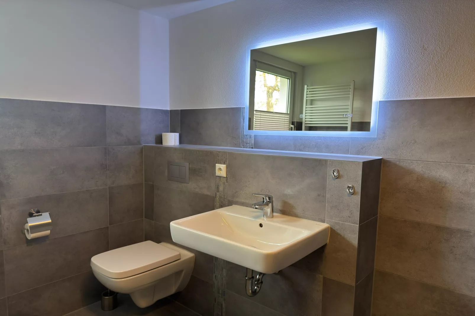Das DarßHaus mit Kamin und Garten-Badkamer