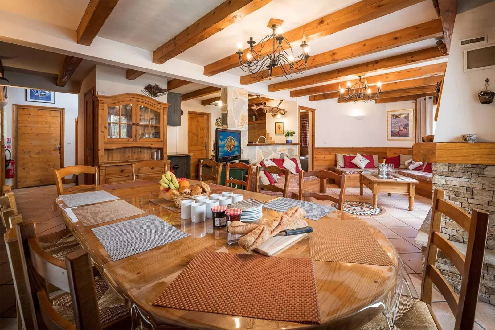 Chalet Lea-Eetkamer