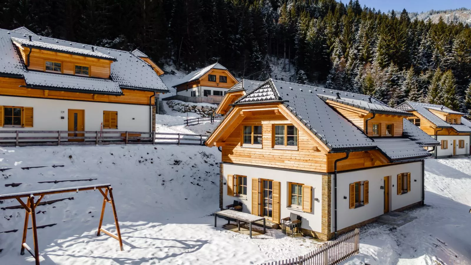 Haus Enzian-Exterieur winter