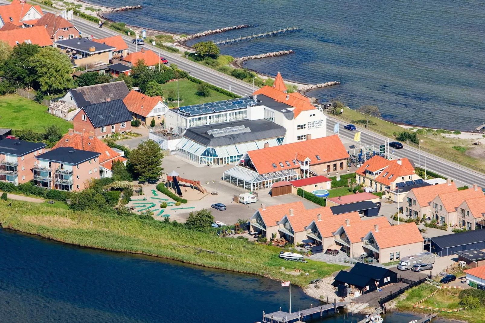 1 room w/seaview-Buitenlucht