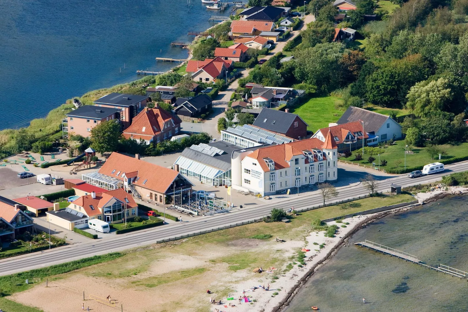 1 room w/seaview-Buitenlucht