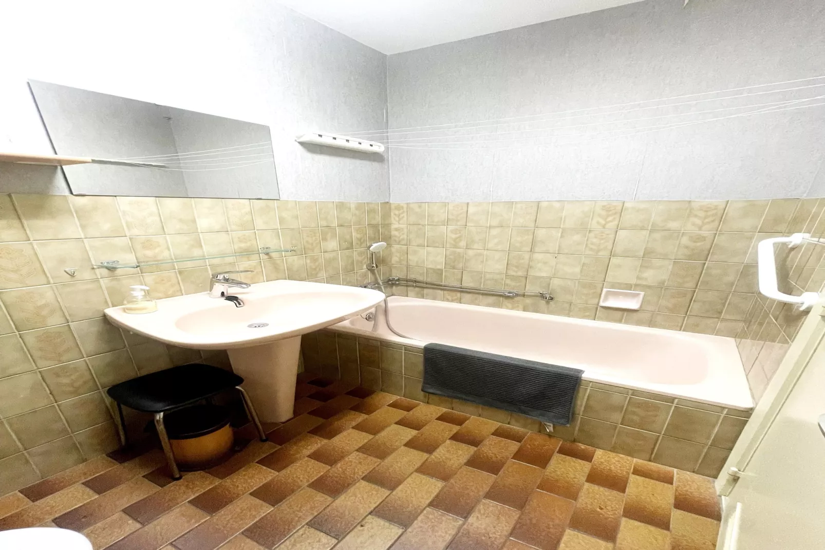 2000 0806/ 87-Badkamer