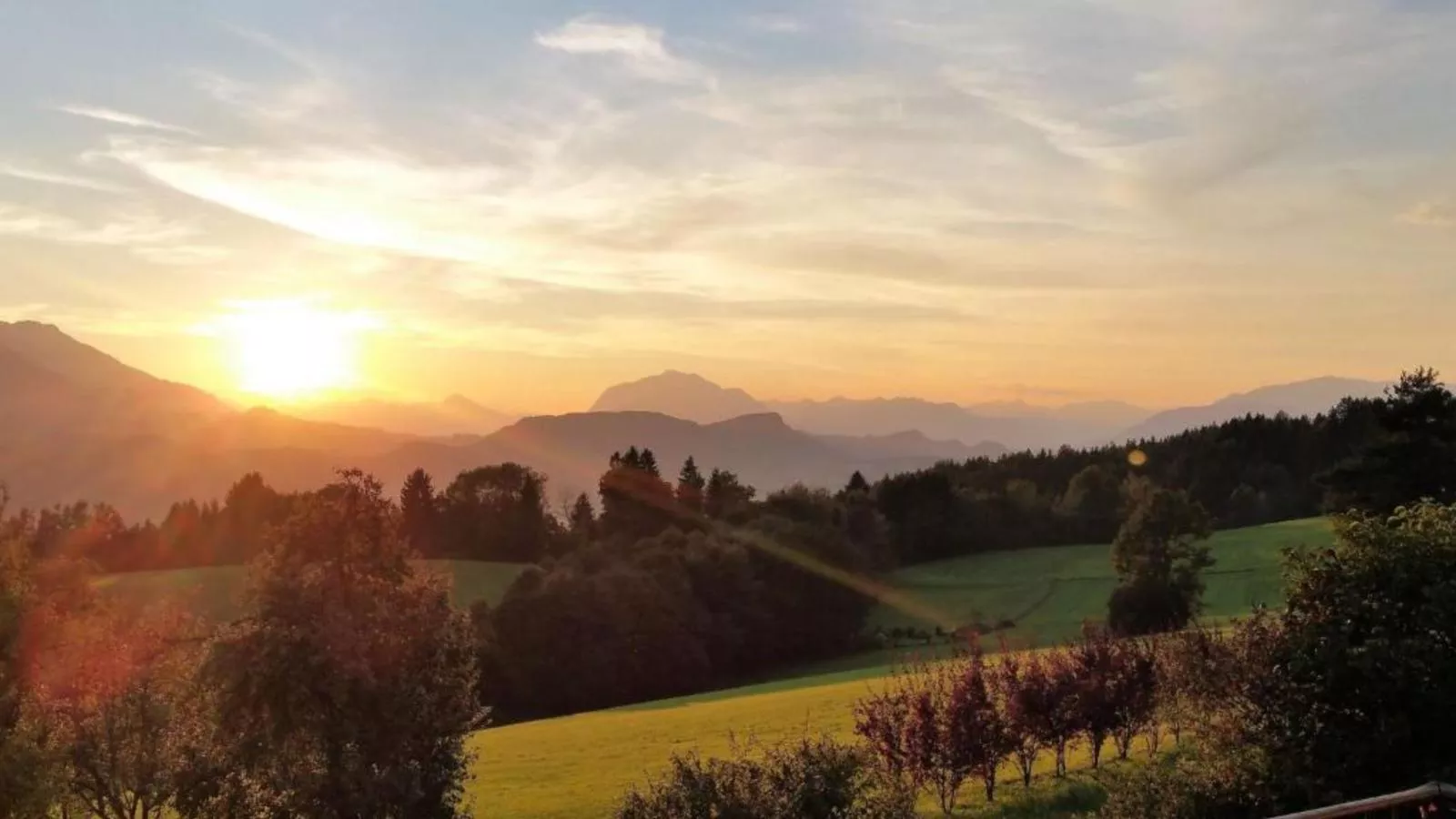 Landhaus Karawankenblick-Uitzicht zomer