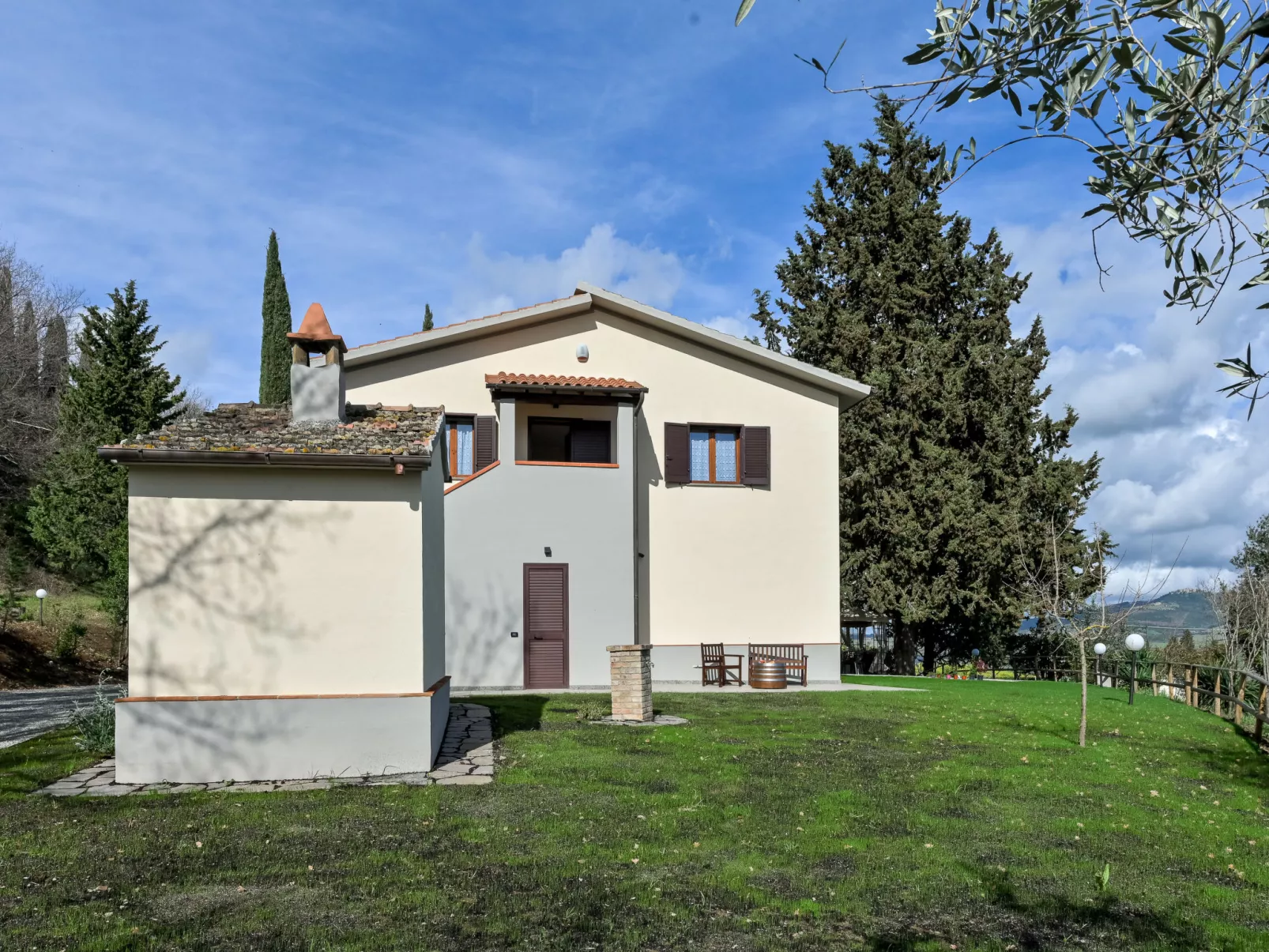 Il Cipresso-Buiten