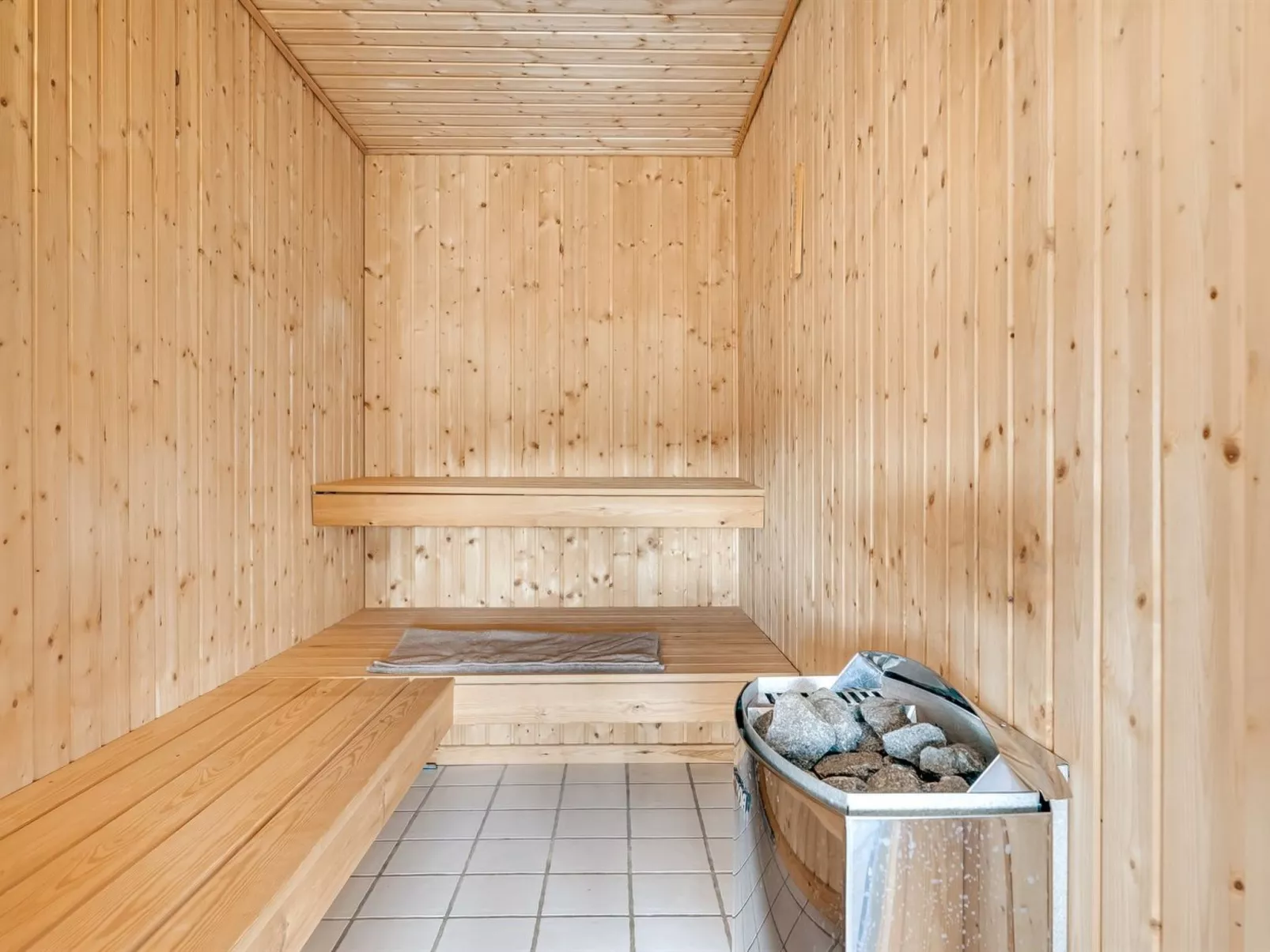 "Ferdine" - 1.5km from the sea-Binnen
