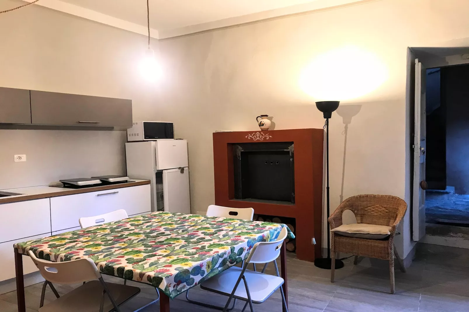 Ai Rronchi - piccolo appartamento con giardino a Cannero-Hal-ontvangst