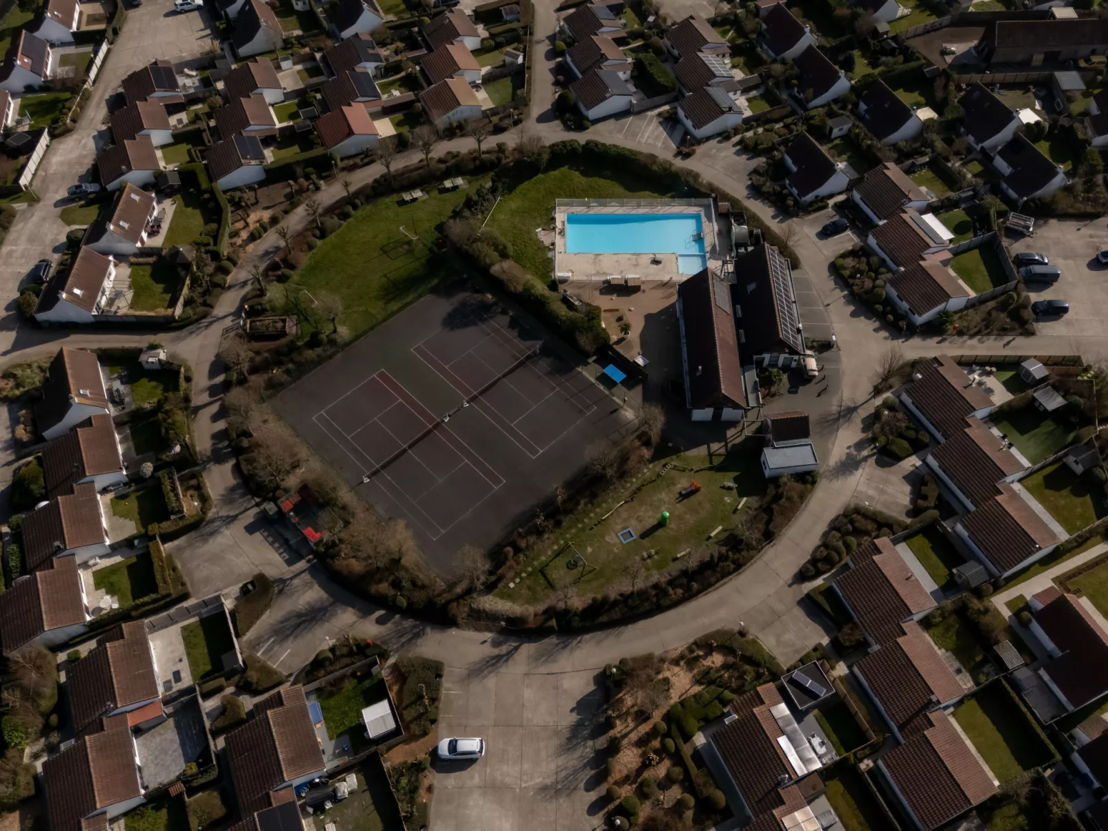 Marlene with parking and shared pool-Buiten