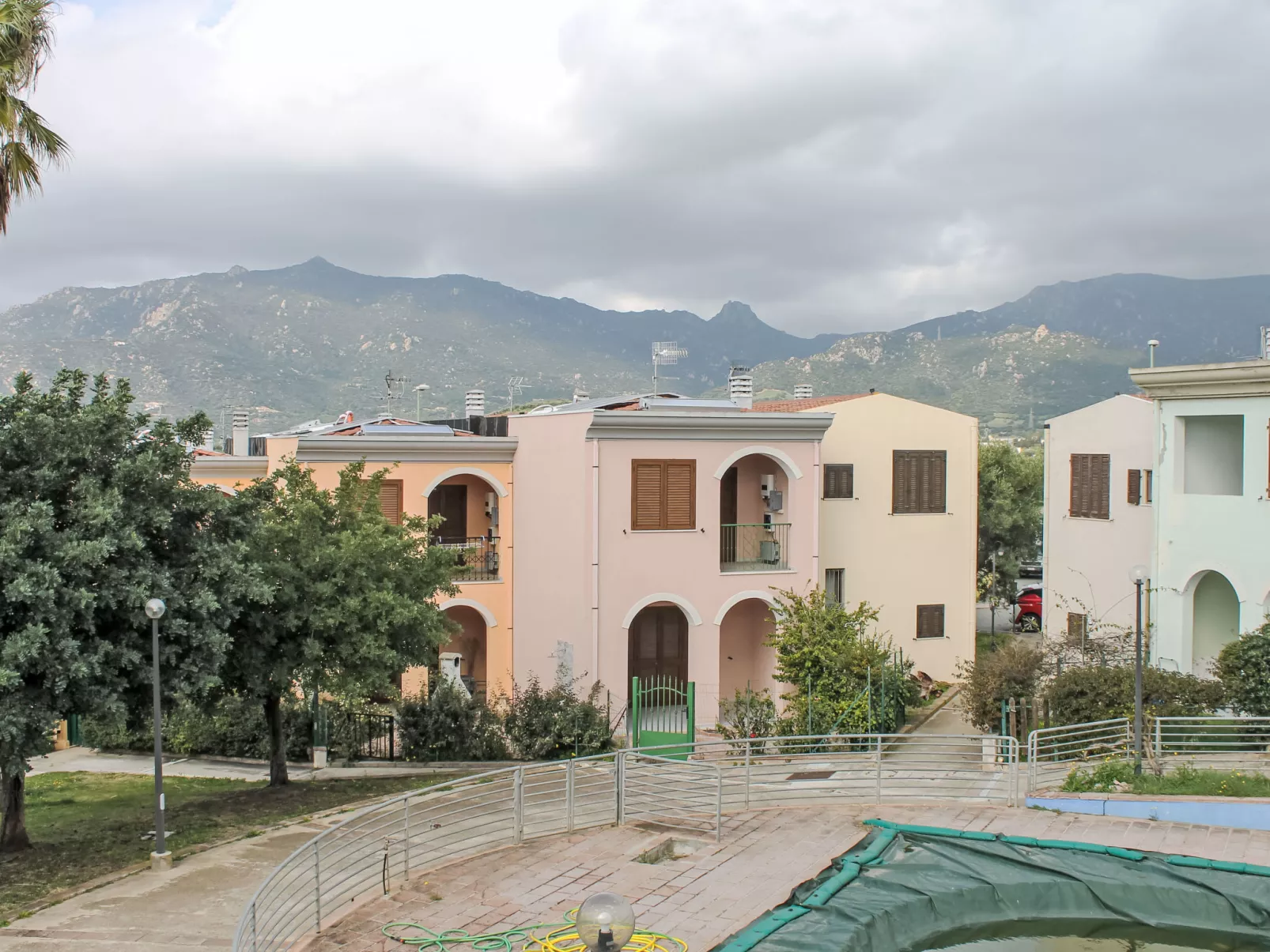 Borghi Piscina-Buiten