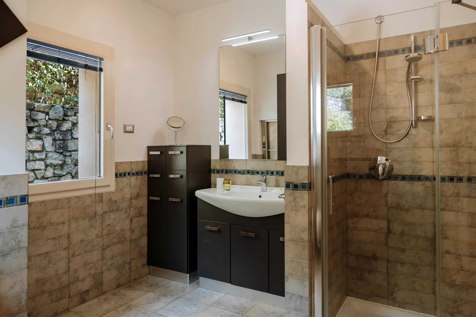 Holiday home Residence Nautic Resort San Carlo Gargnano-Villa Ortensia-Badkamer