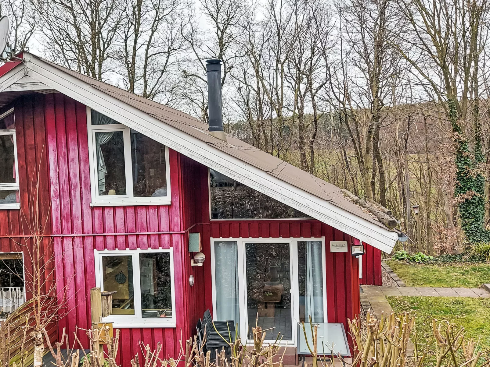 Haus am Wald-Buiten