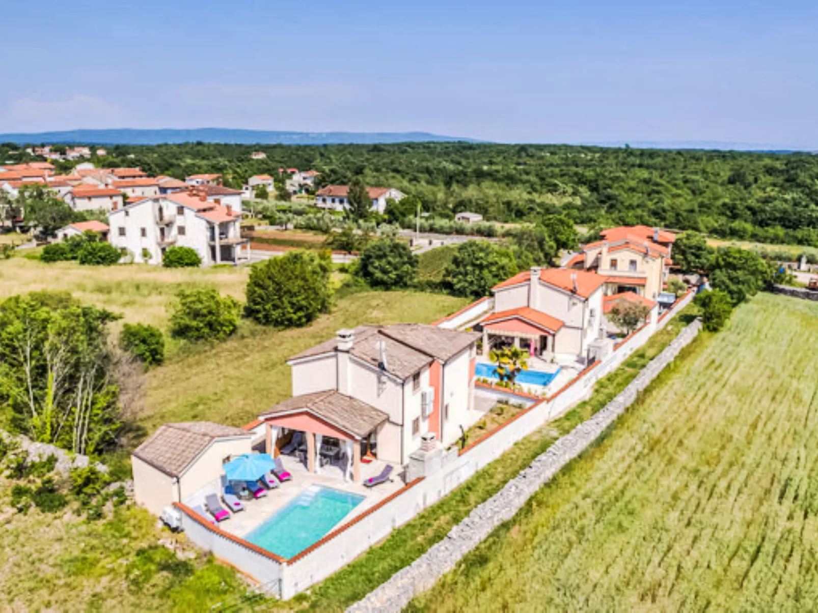Casa Manera-Buiten