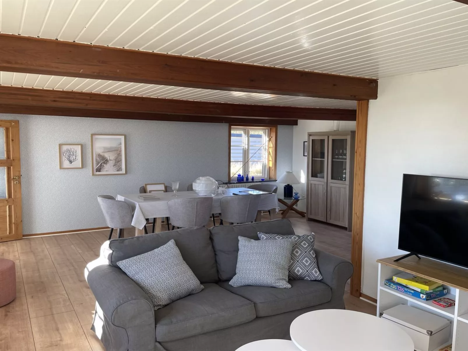 "Hakon" - 40m from the sea-Binnen
