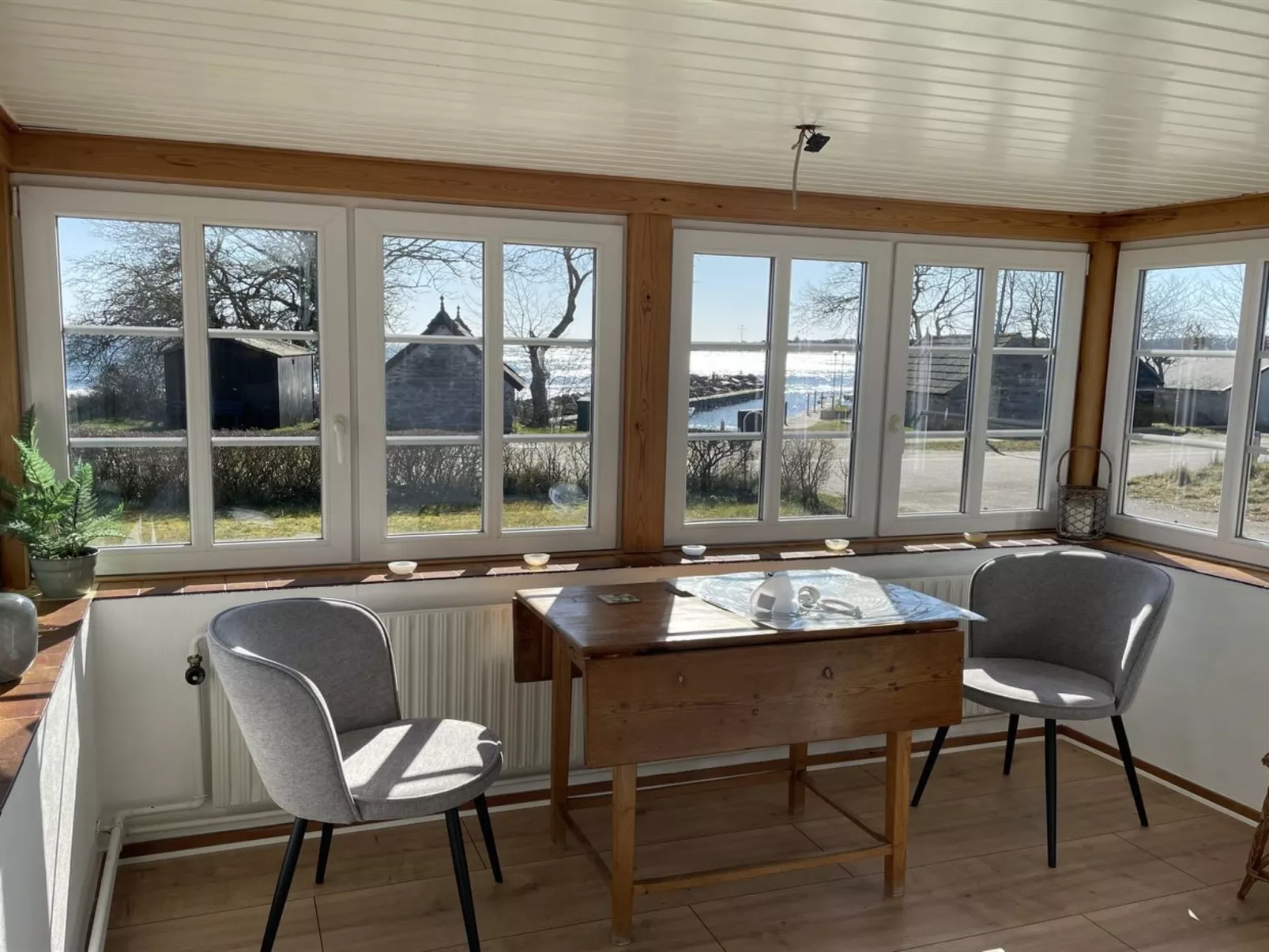 "Hakon" - 40m from the sea-Binnen