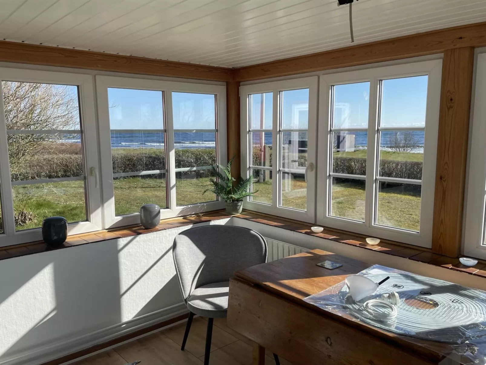 "Hakon" - 40m from the sea-Binnen