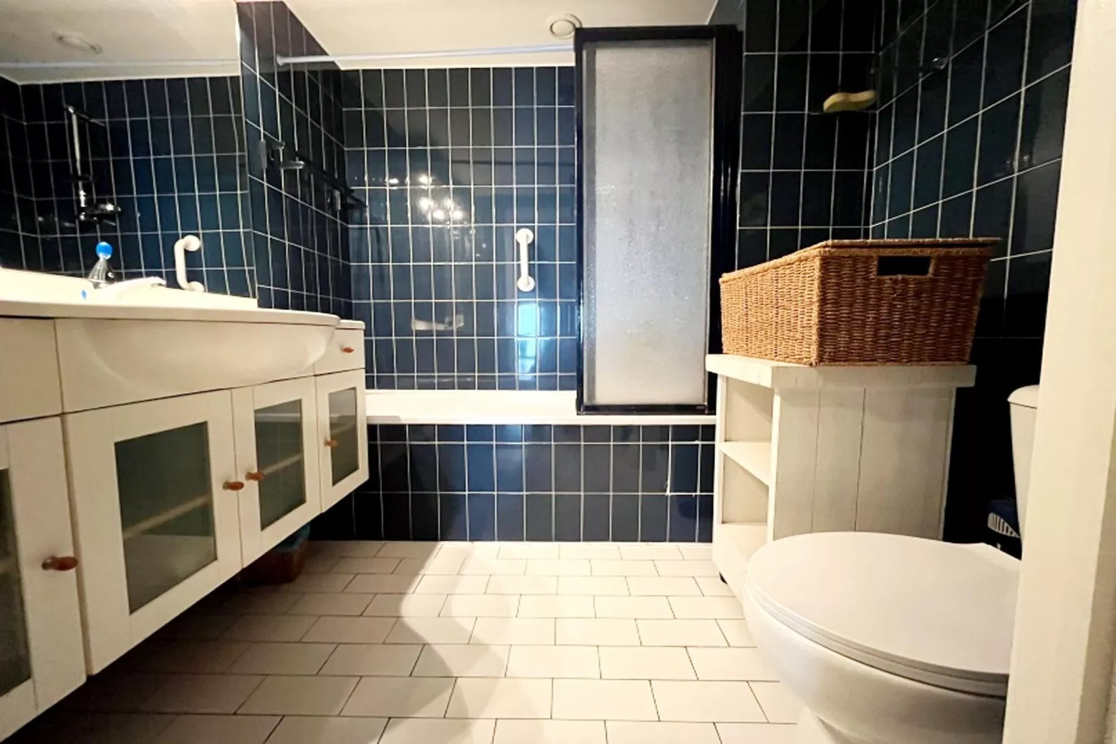 Residentie Atalanta 0402 3A-Badkamer