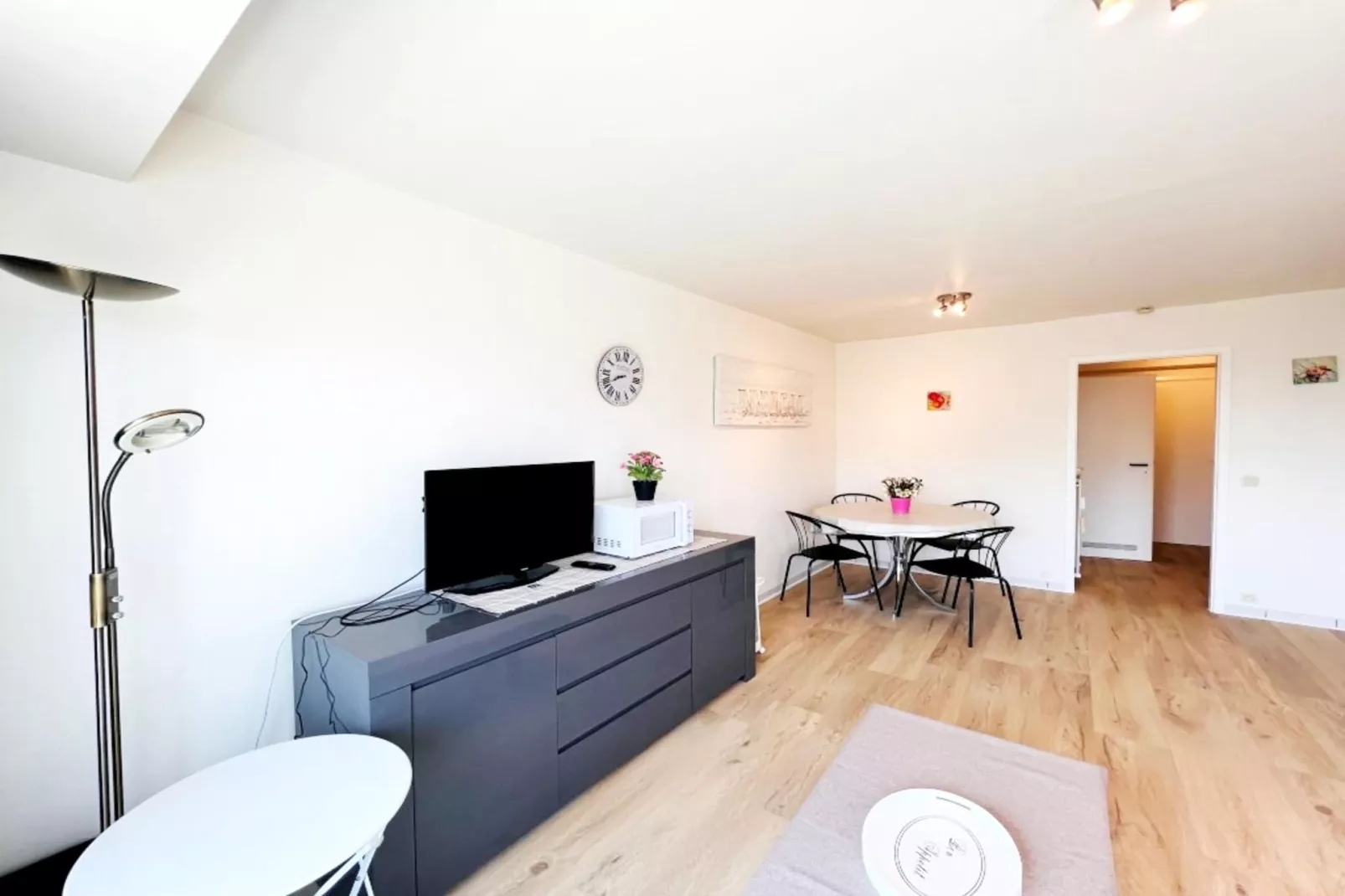 Residentie Carlton I0506-Woonkamer