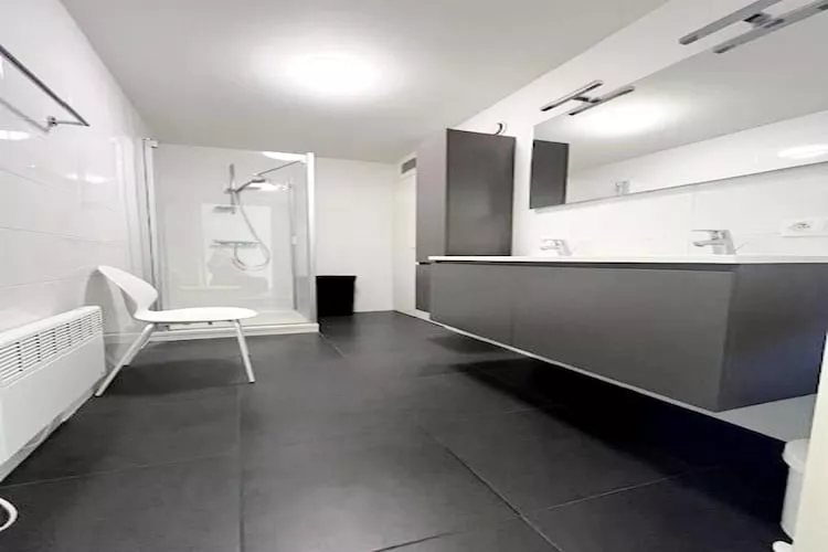 Residentie Les Bruyères 0501-Badkamer