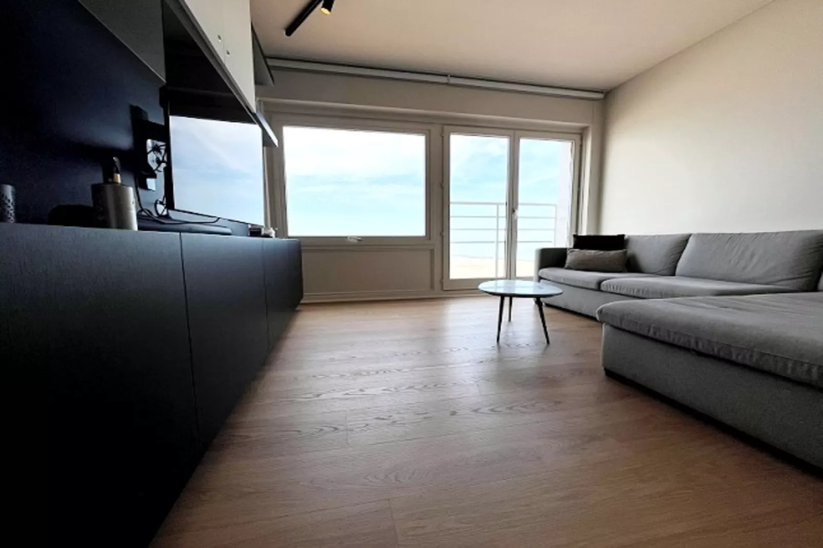 RESIDENTIE CALIFORNIA E4-Woonkamer