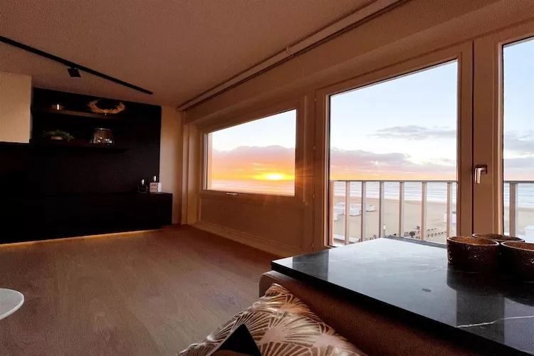 RESIDENTIE CALIFORNIA E4-Woonkamer