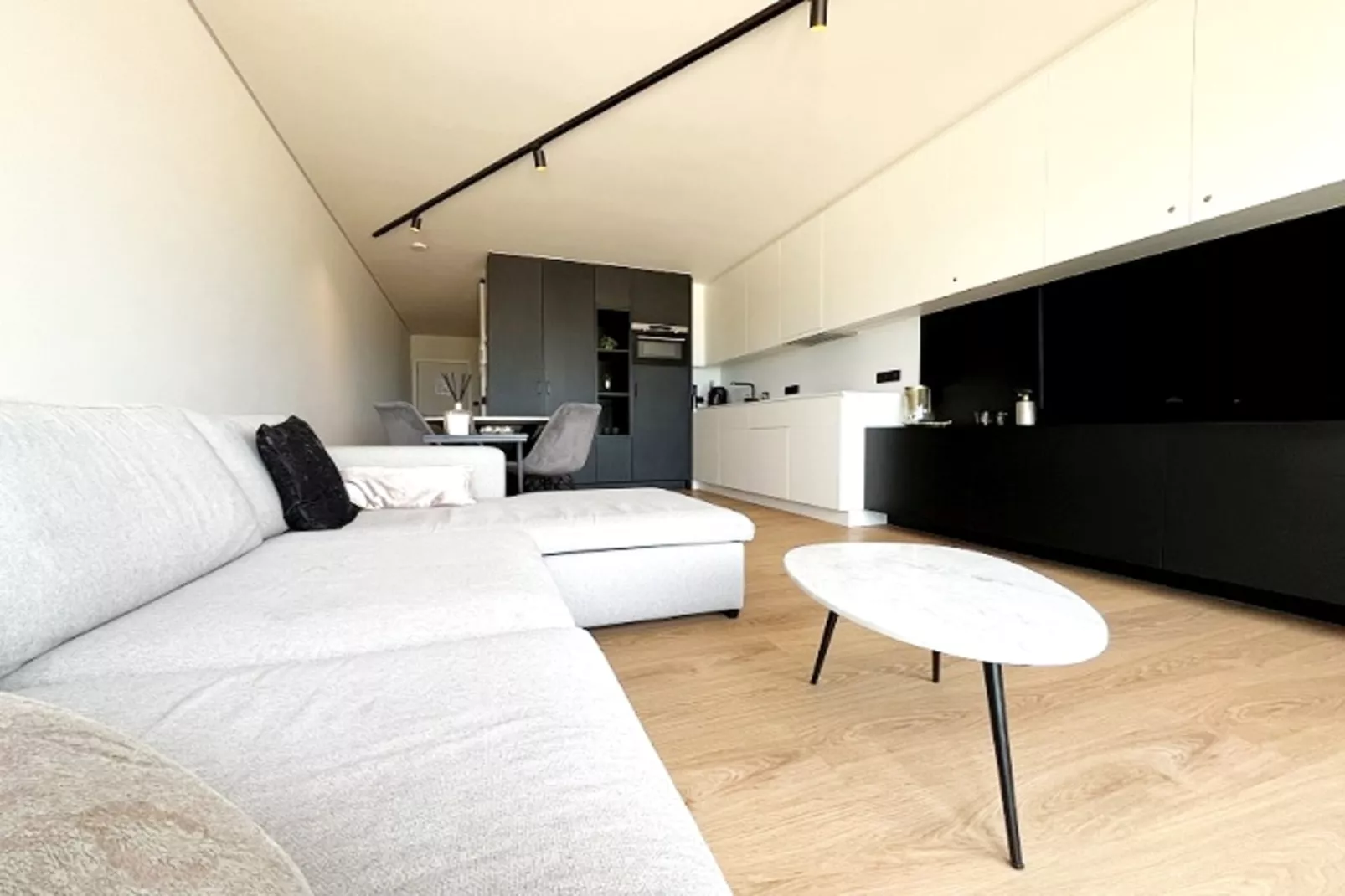 RESIDENTIE CALIFORNIA E4-Woonkamer