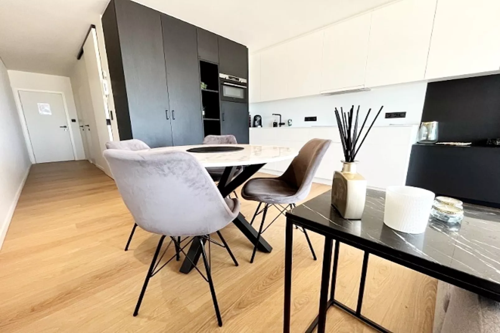 RESIDENTIE CALIFORNIA E4-Eetkamer