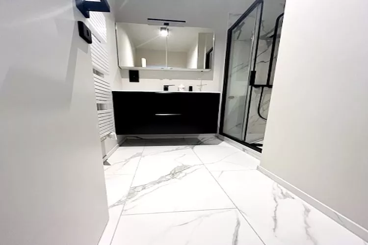 RESIDENTIE CALIFORNIA E4-Badkamer