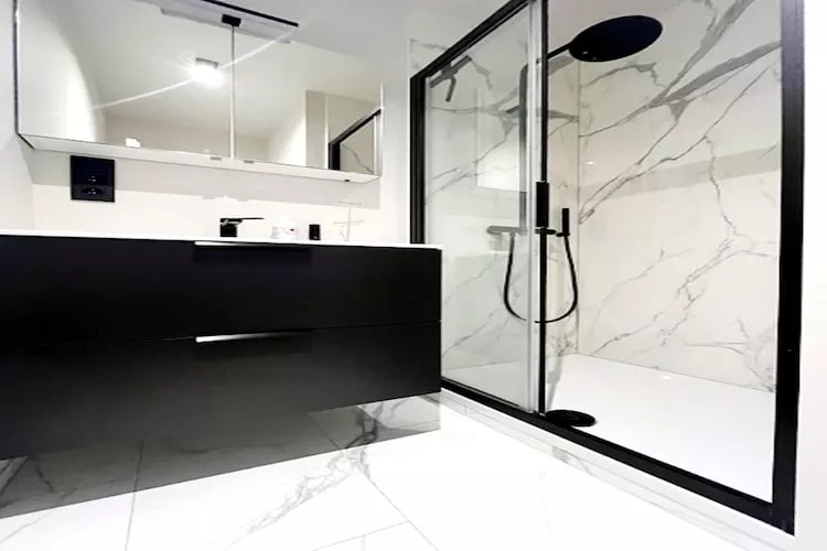 RESIDENTIE CALIFORNIA E4-Badkamer