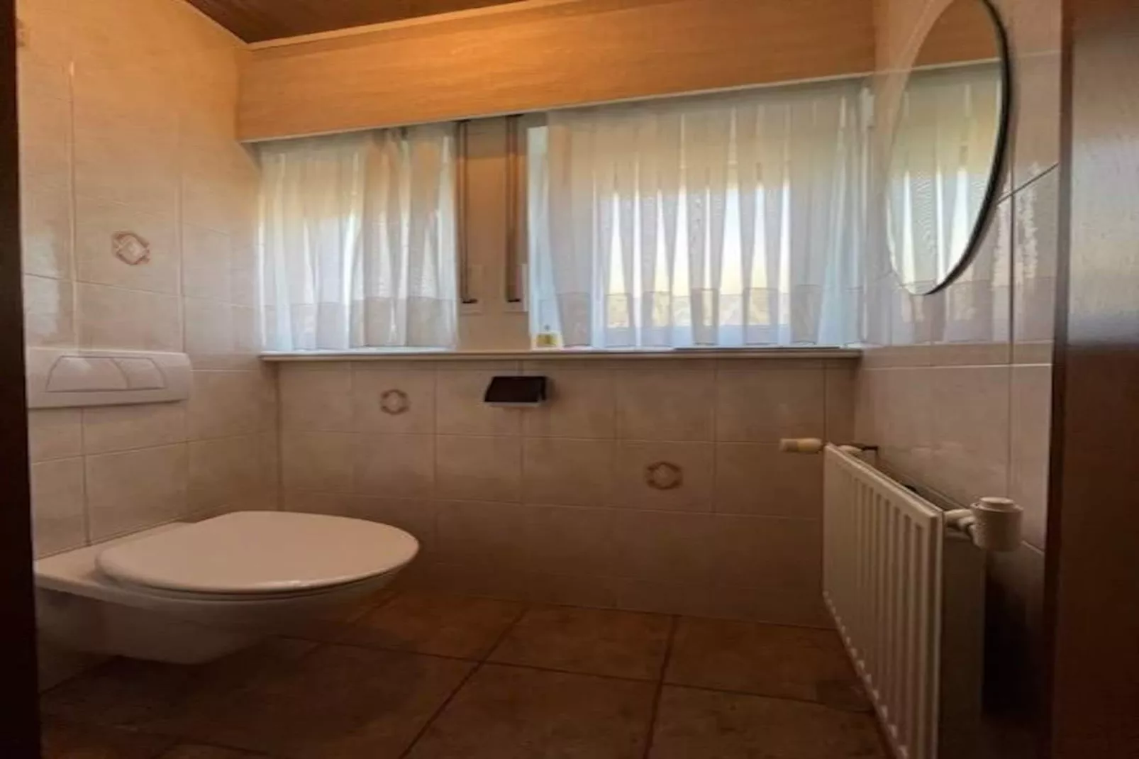 VILLA ZEEBRIES WONING-Badkamer